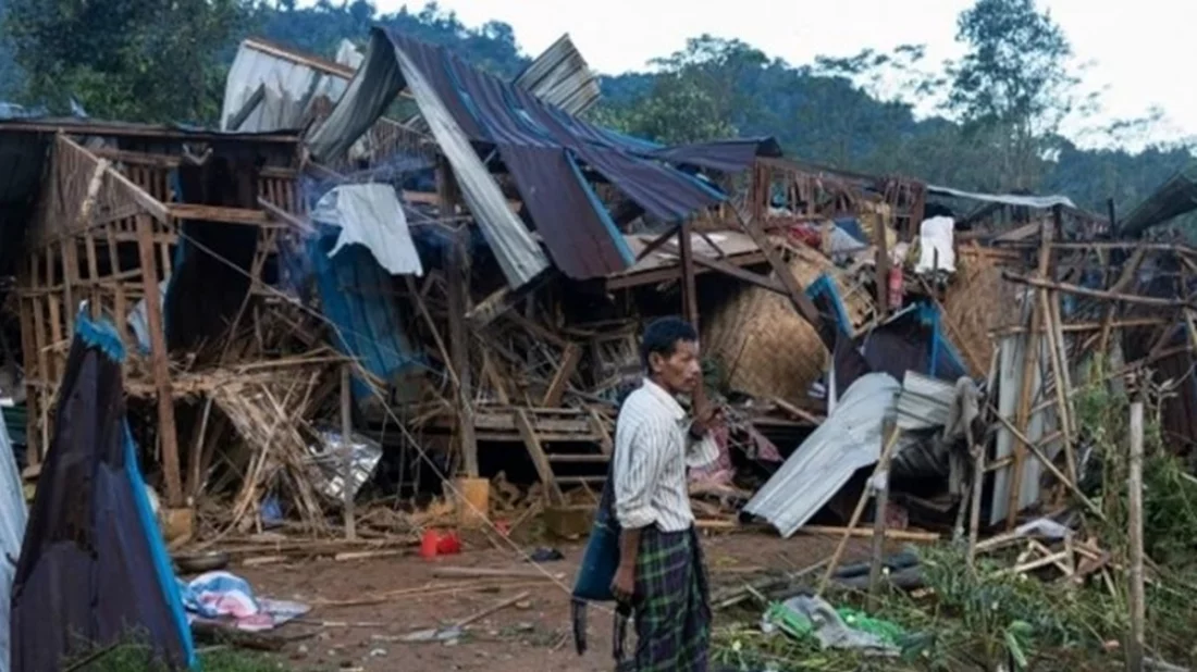 রাখাইনের স্কুলে জান্তা বাহিনীর বিমান হামলায় নিহত ২২
